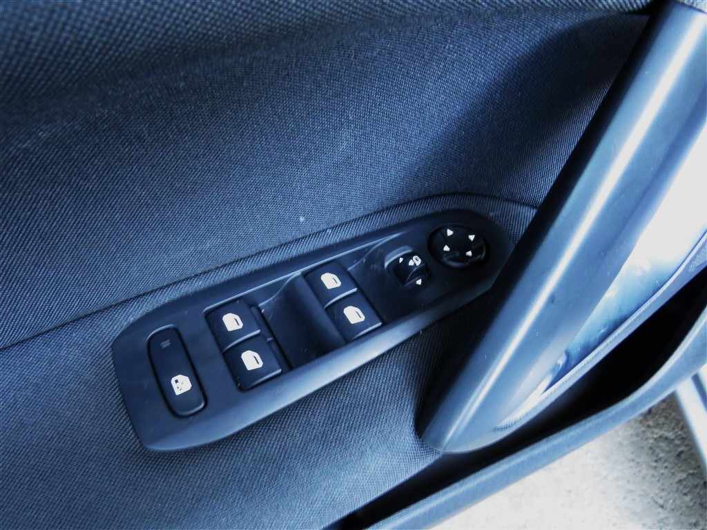 peugeot-308-2021-gasolina-1199cc