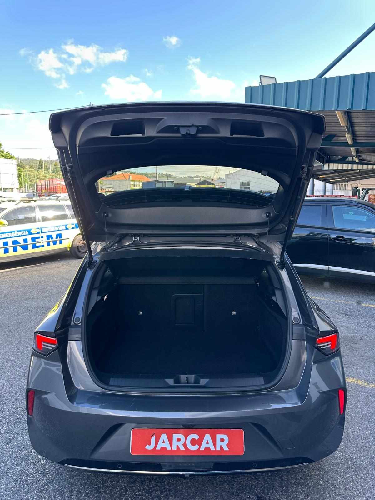 opel-astra-2023-hibrido-a-gasolina-1598cc