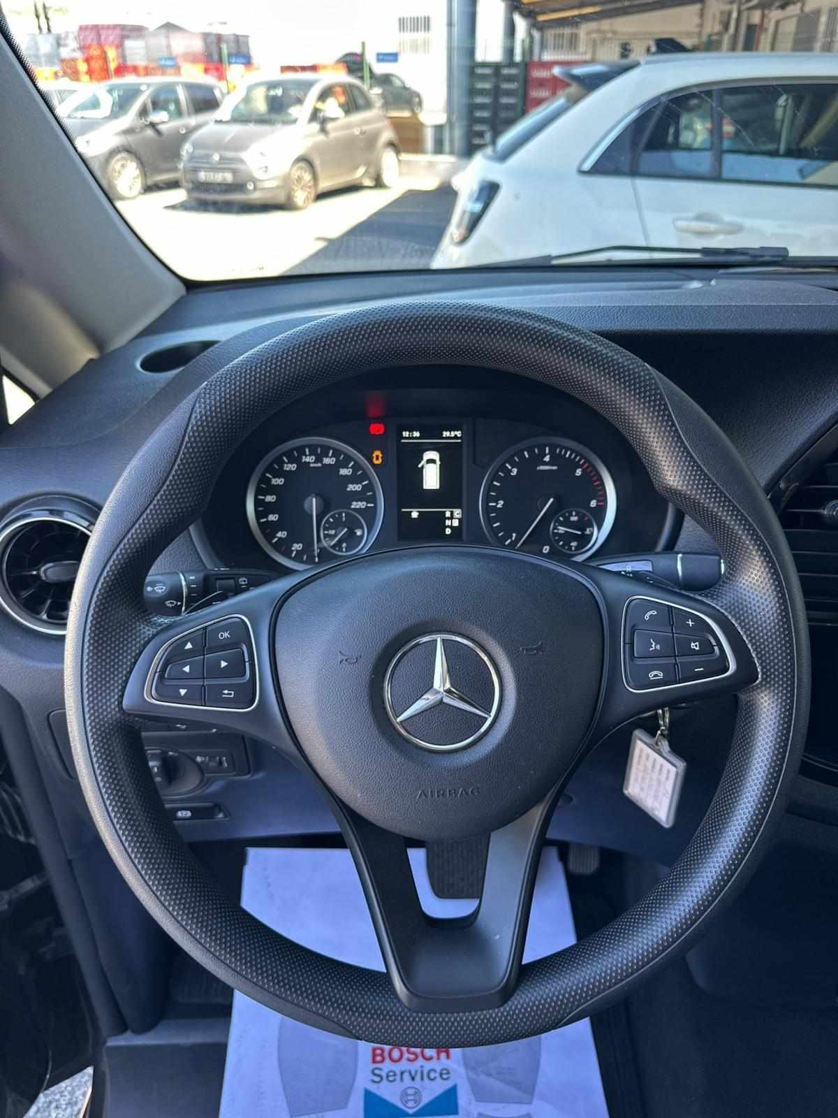 mercedes-benz-vito-2023-diesel-1950cc