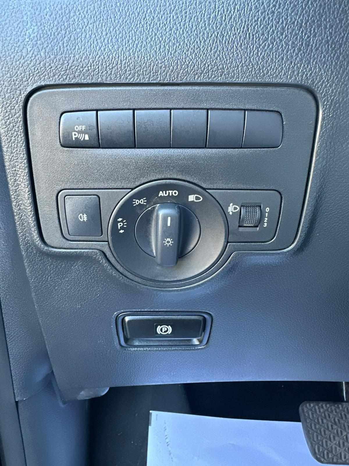 mercedes-benz-vito-2023-diesel-1950cc