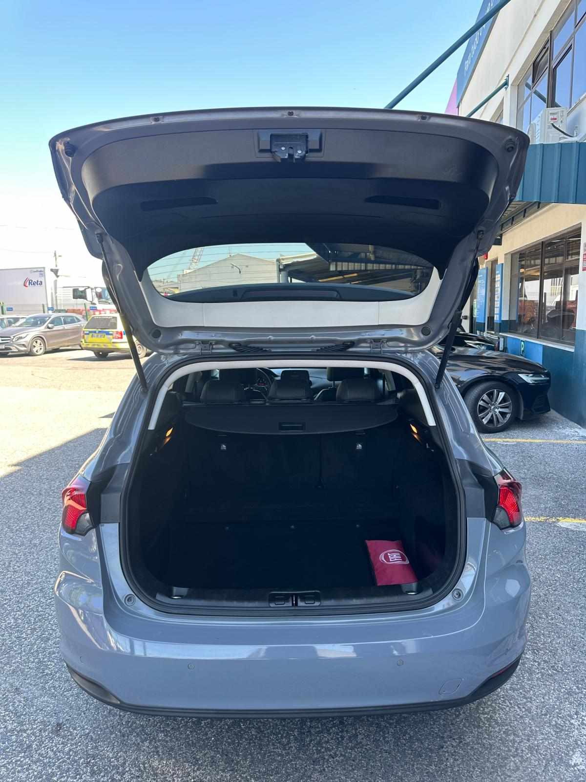 fiat-tipo-station-wagon-2017-diesel-1598cc
