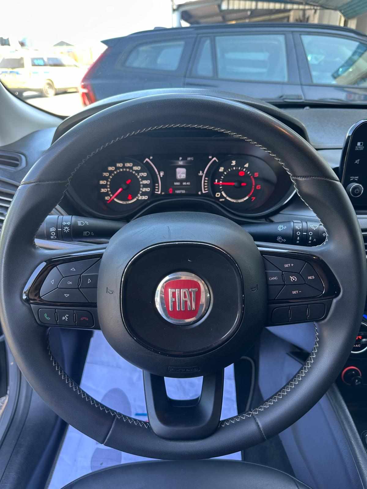fiat-tipo-station-wagon-2017-diesel-1598cc