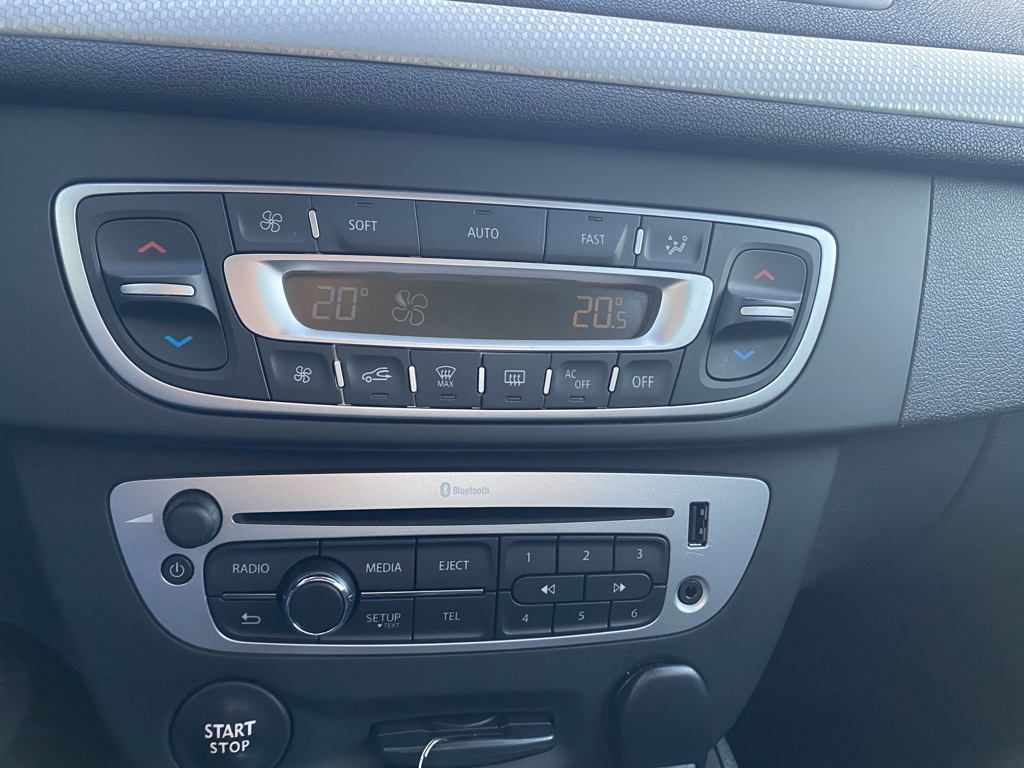 renault-megane-sport-tourer-2014-diesel-1461cc