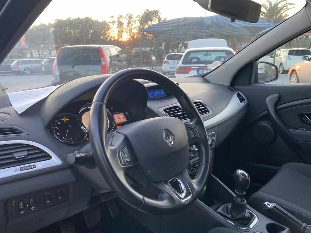 renault-megane-sport-tourer-2014-diesel-1461cc