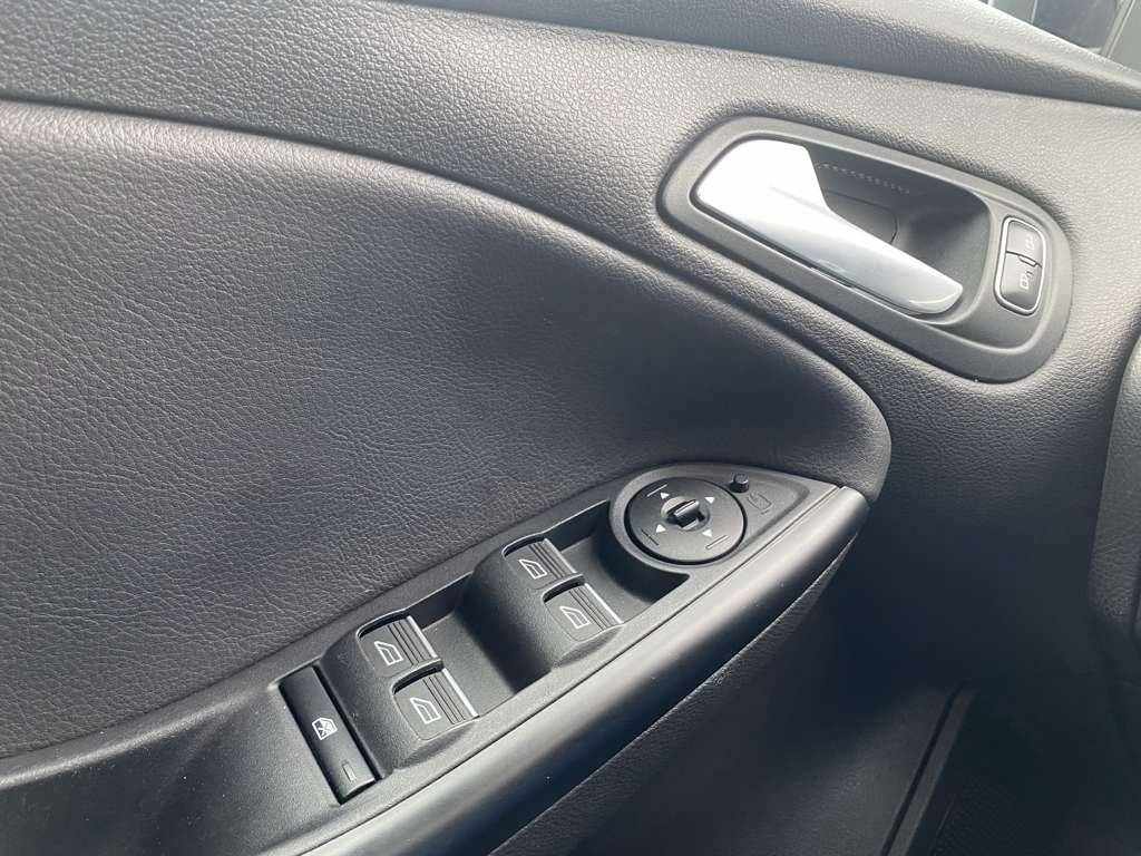 ford-focus-2016-gasolina-2261cc