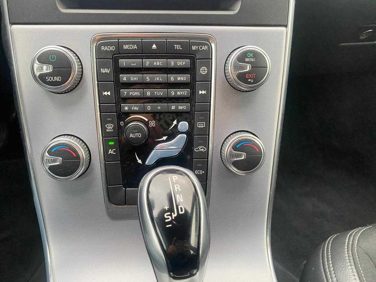 volvo-v60-cross-country-2018-diesel-1969cc