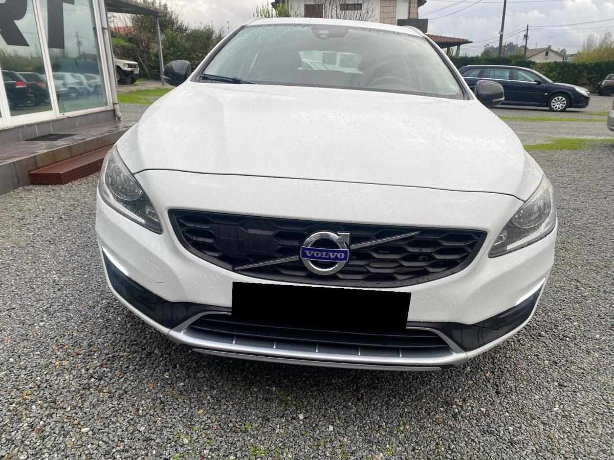 volvo-v60-cross-country-2018-diesel-1969cc