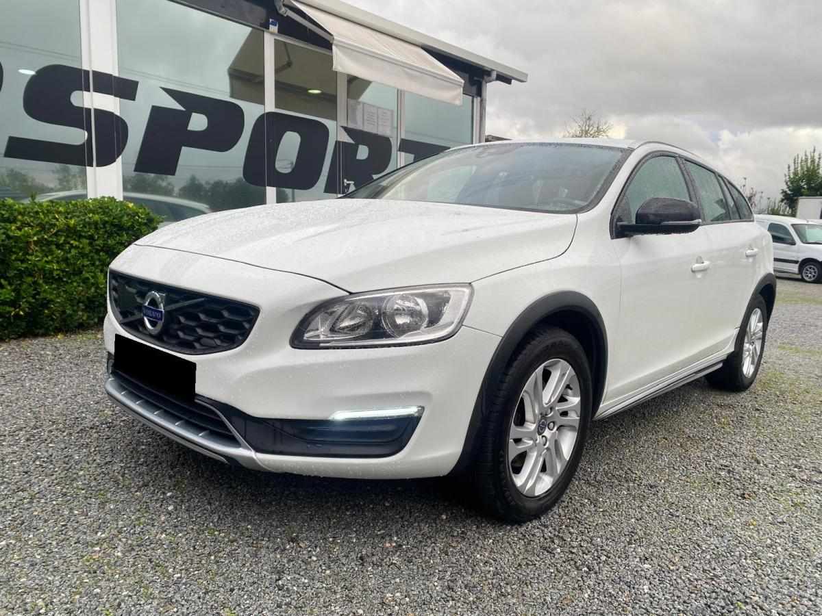 volvo-v60-cross-country-2018-diesel-1969cc
