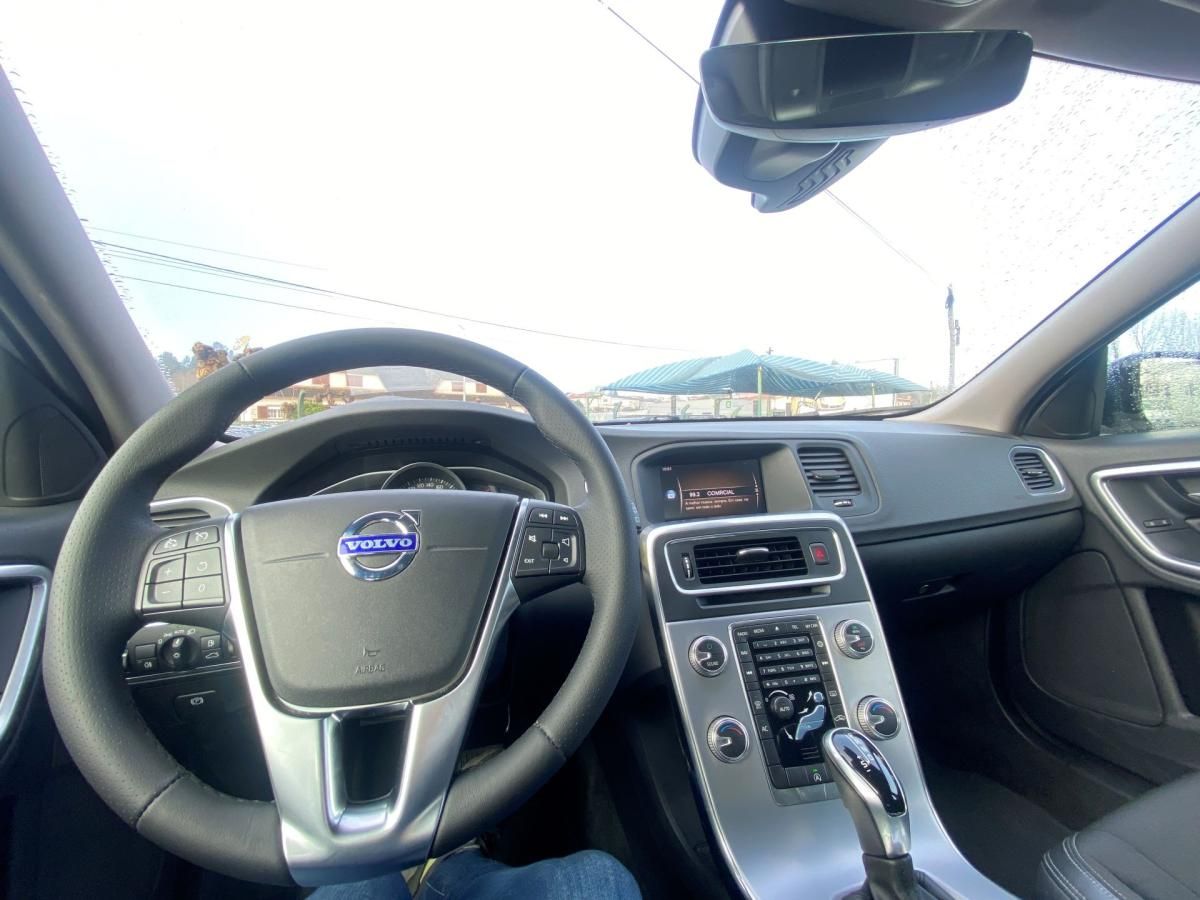 volvo-v60-cross-country-2018-diesel-1969cc