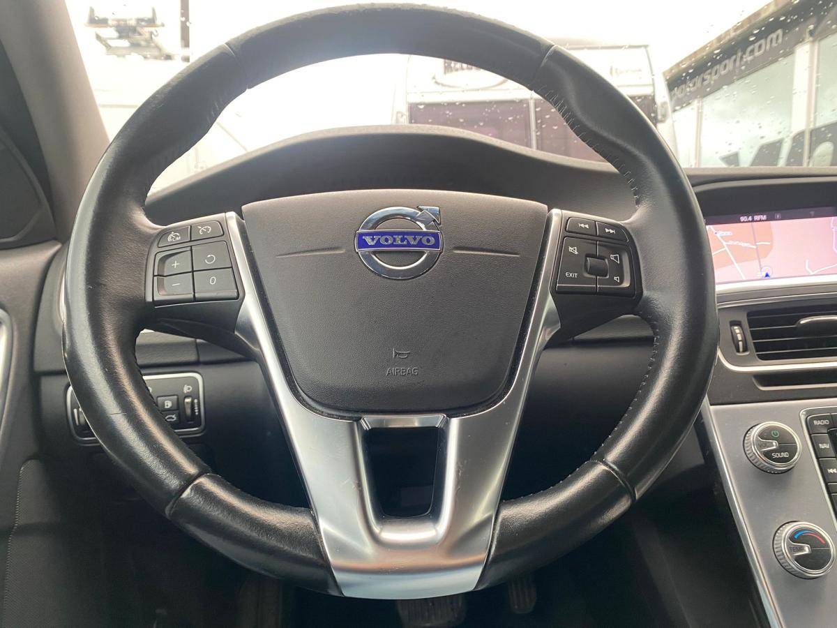 volvo-v60-cross-country-2018-diesel-1969cc