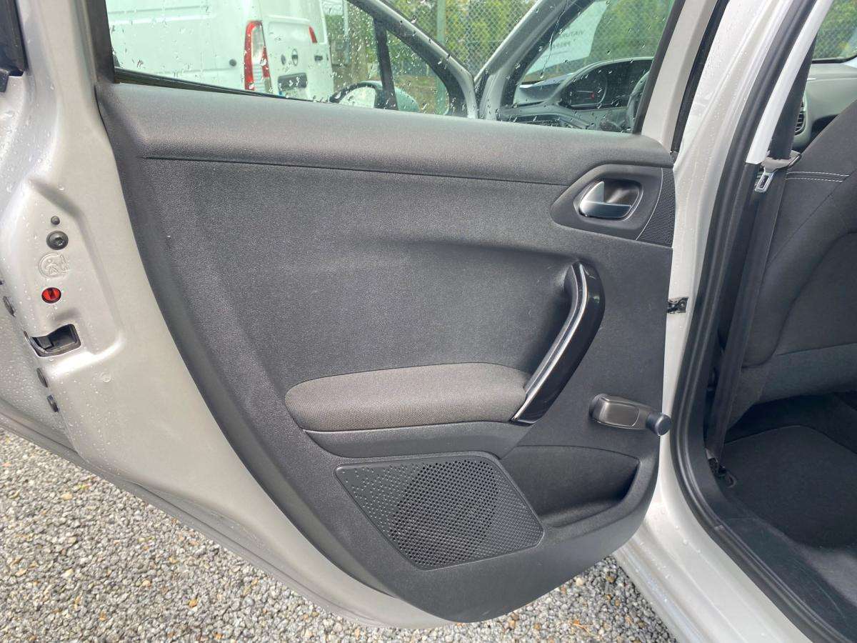 peugeot-208-2017-diesel-1560cc