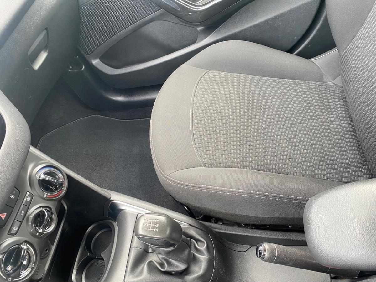 peugeot-208-2017-diesel-1560cc
