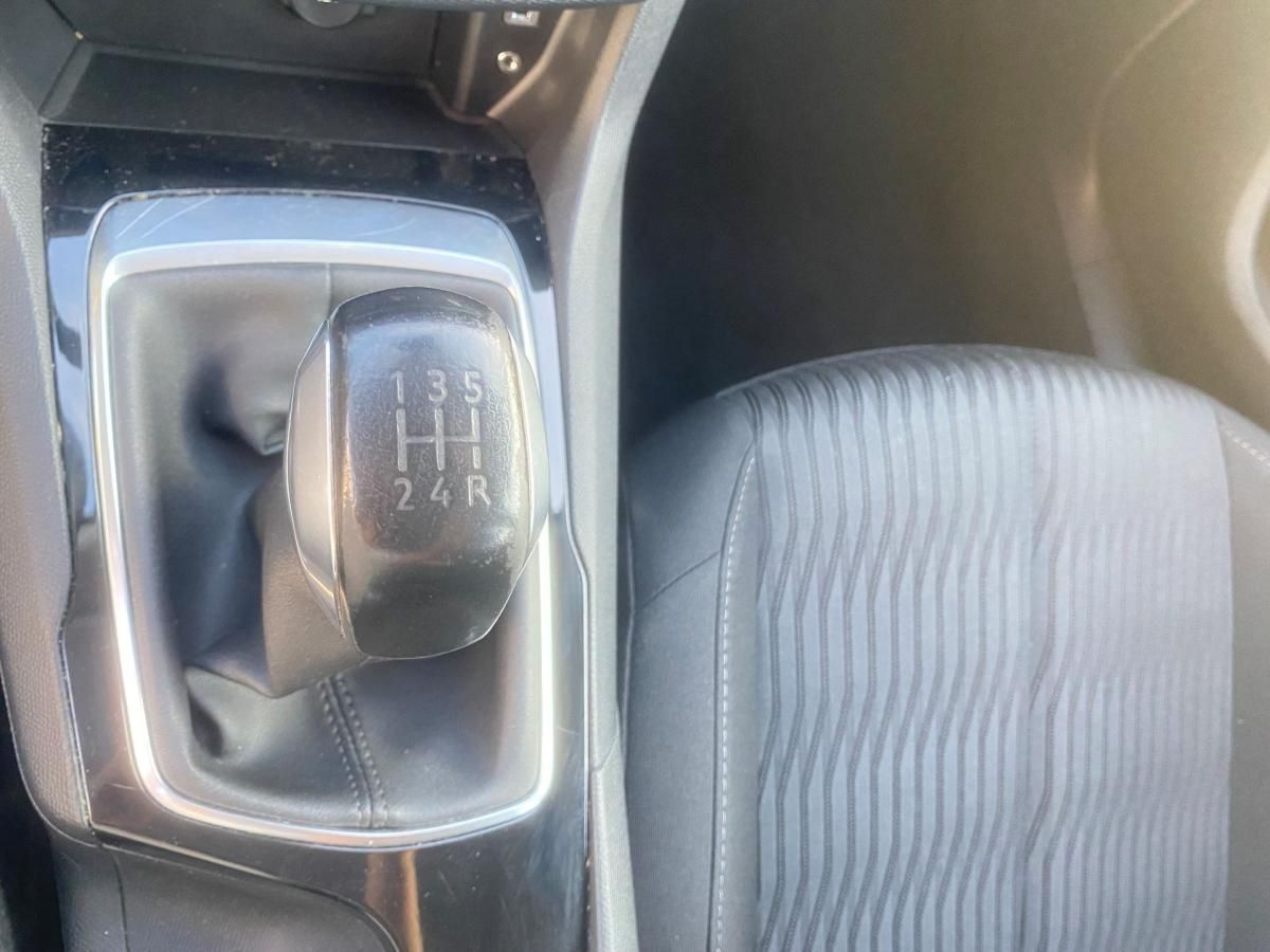 peugeot-308-sw-2017-diesel-1560cc