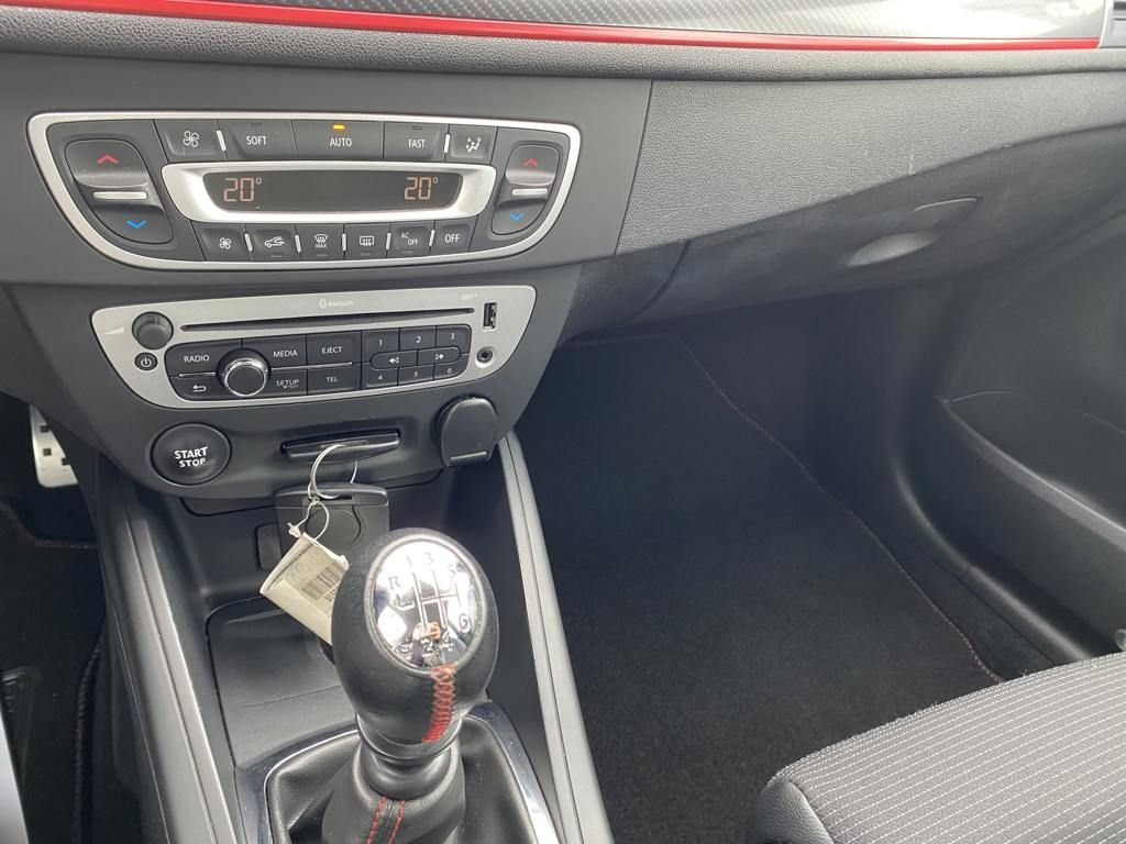 renault-megane-sport-tourer-2014-diesel-1598cc