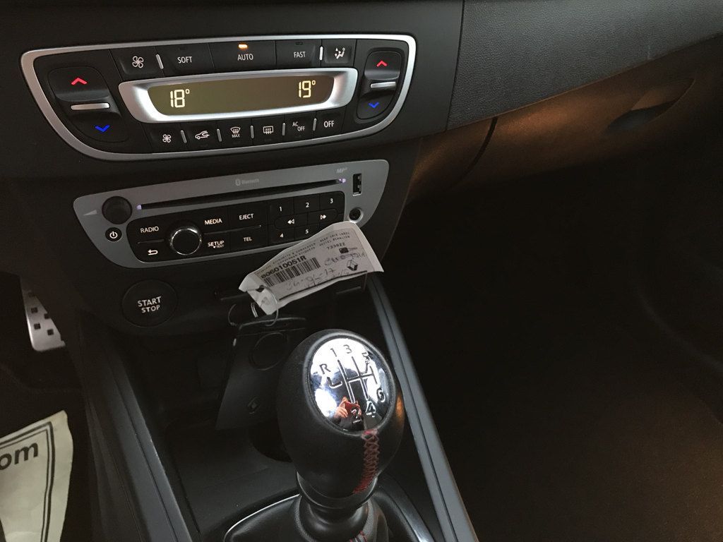 renault-megane-sport-tourer-2014-diesel-1598cc