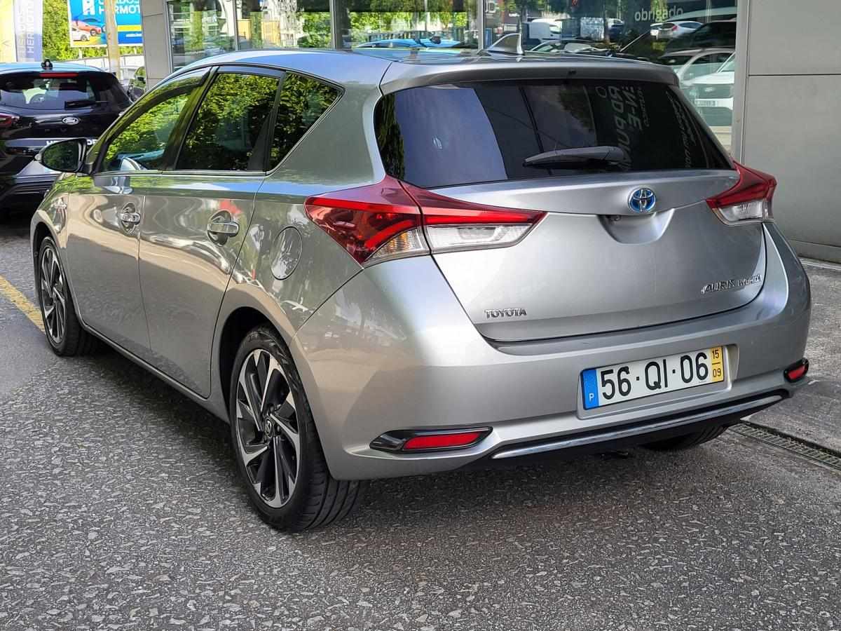 toyota-auris-2015-hibrido-a-gasolina-1798cc