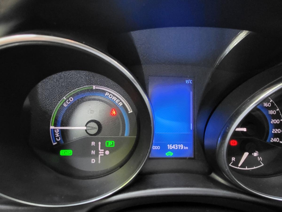 toyota-auris-2015-hibrido-a-gasolina-1798cc
