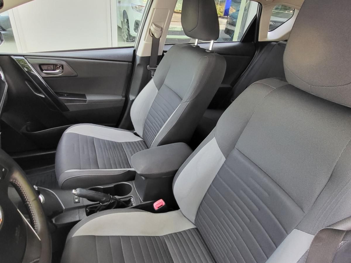 toyota-auris-2015-hibrido-a-gasolina-1798cc