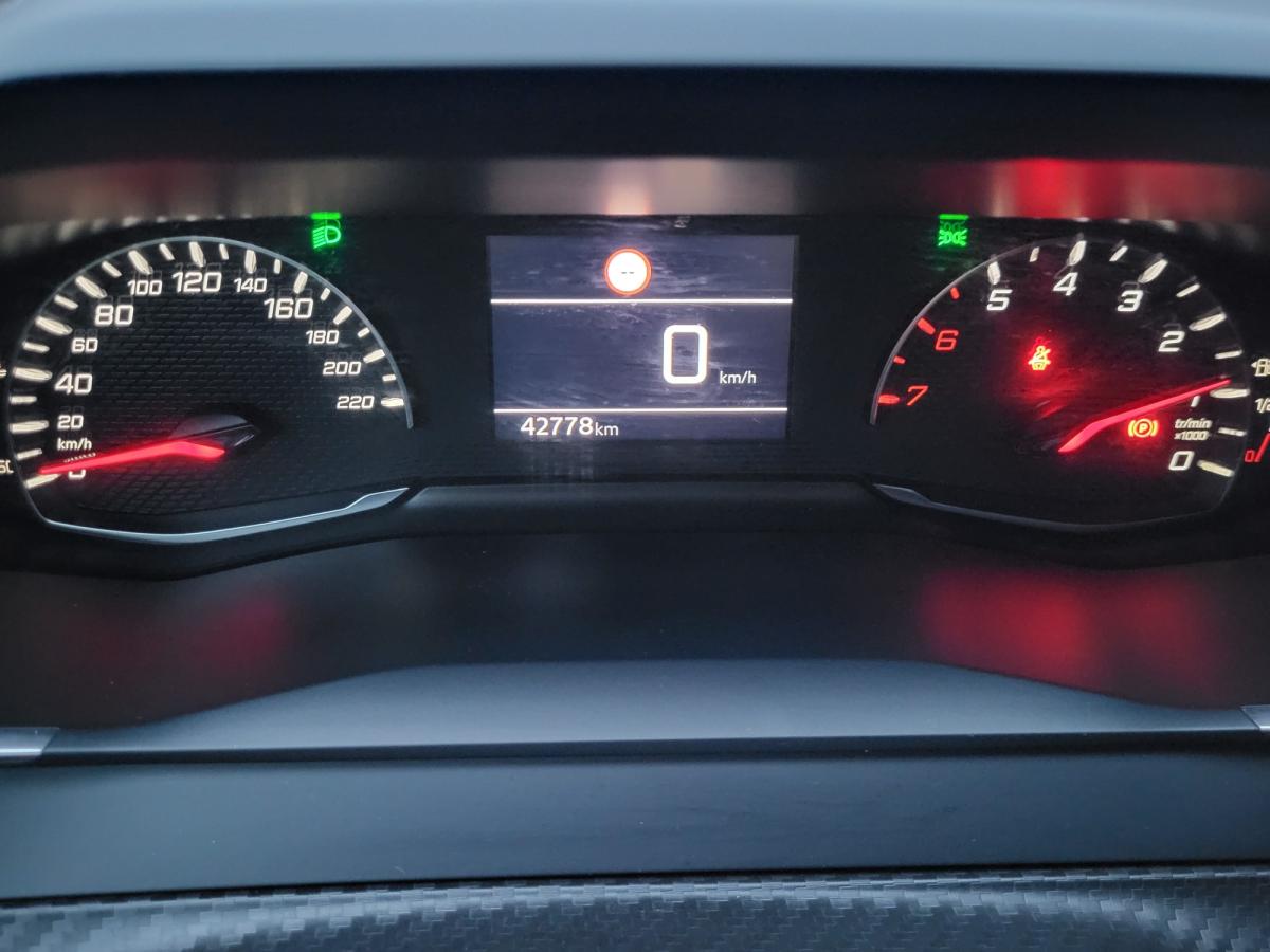 peugeot-208-2024-gasolina-1199cc