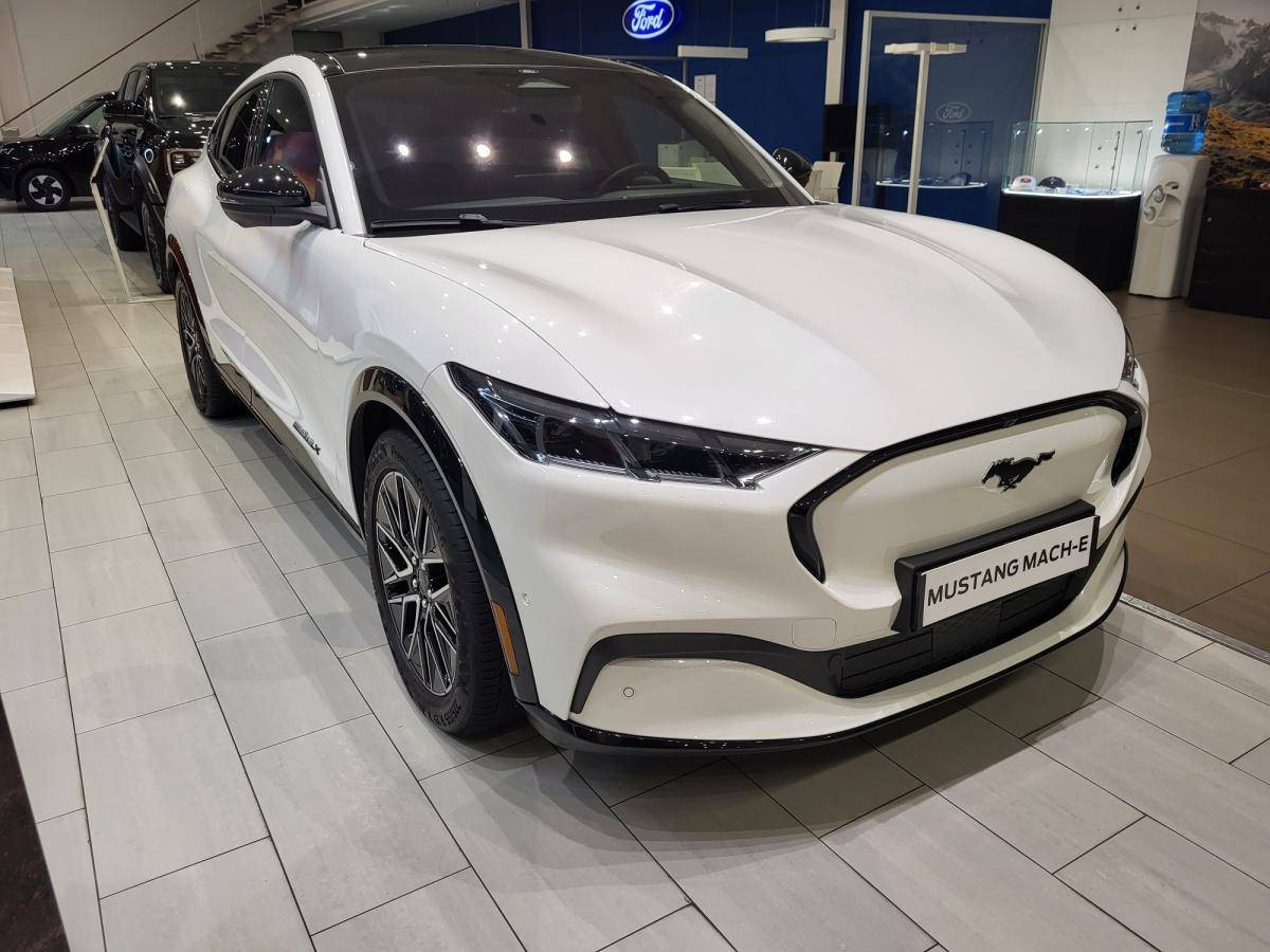 ford-mustang-2025-eletrico-0cc