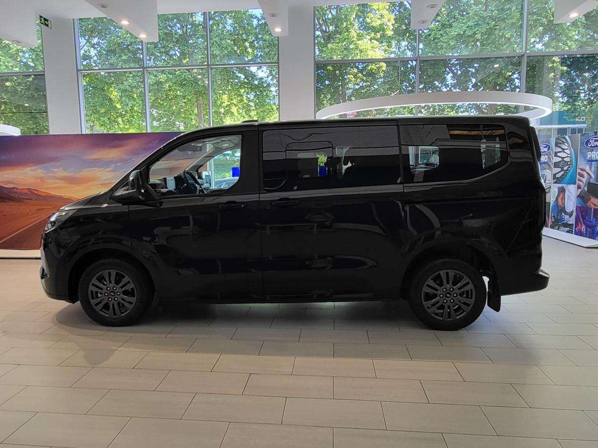 ford-tourneo-custom-2026-hibrido-a-gasolina-2488cc