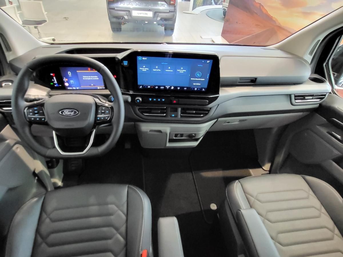ford-tourneo-custom-2026-hibrido-a-gasolina-2488cc