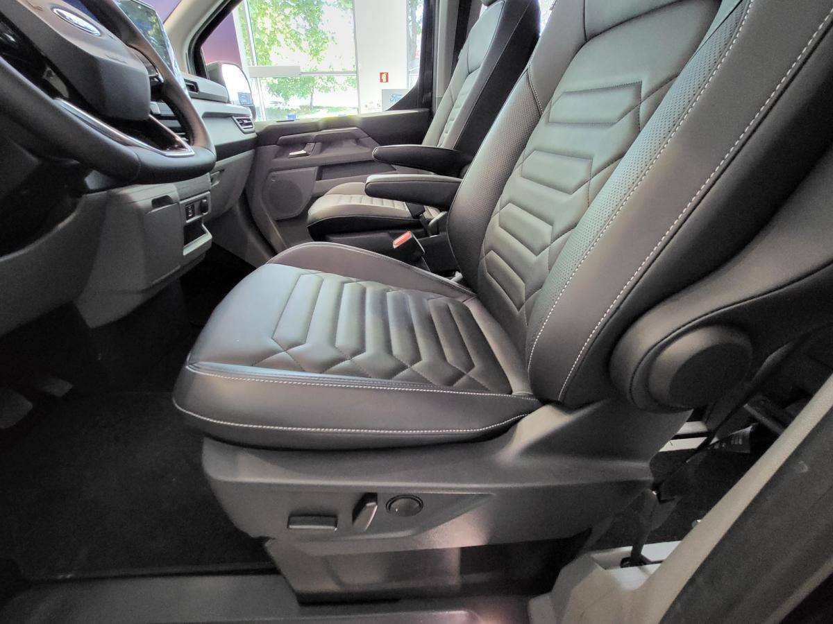 ford-tourneo-custom-2026-hibrido-a-gasolina-2488cc