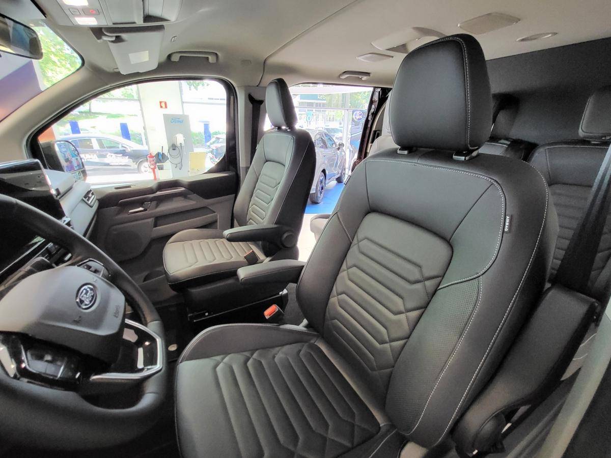 ford-tourneo-custom-2026-hibrido-a-gasolina-2488cc
