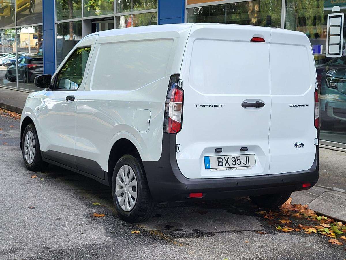 ford-transit-courier-2025-diesel-1499cc