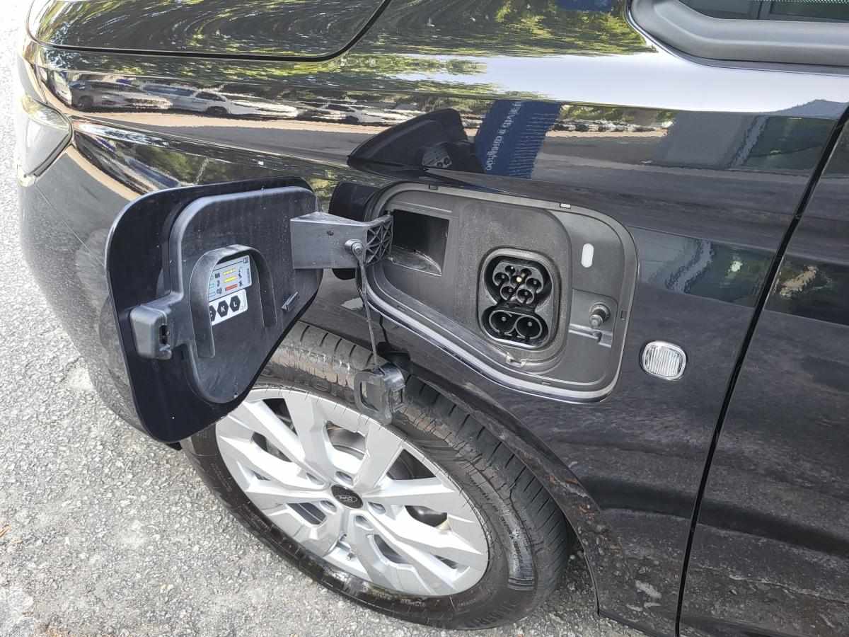ford-transit-connect-2025-hibrido-a-gasolina-1498cc