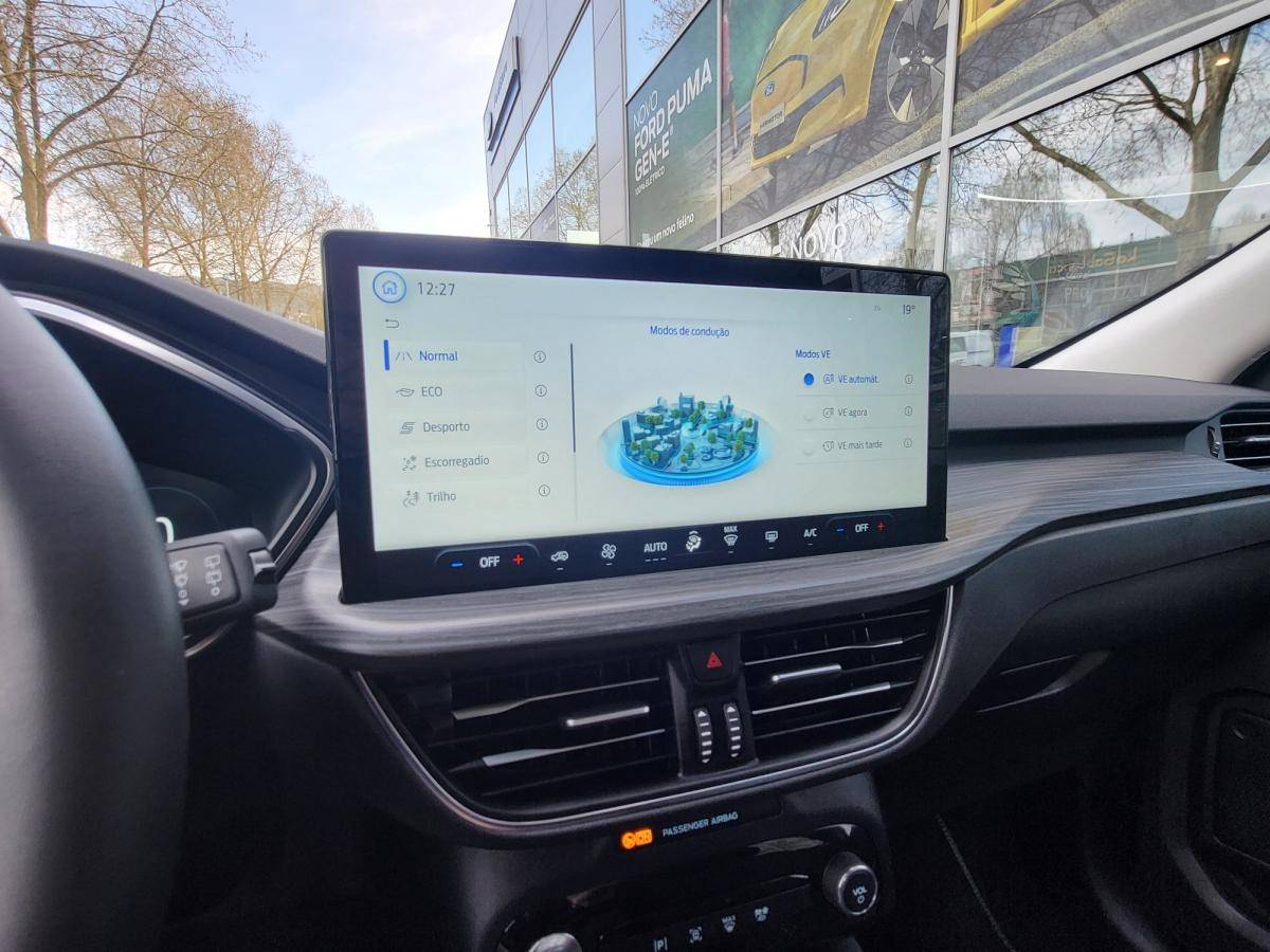 ford-kuga-2025-hibrido-a-gasolina-2488cc