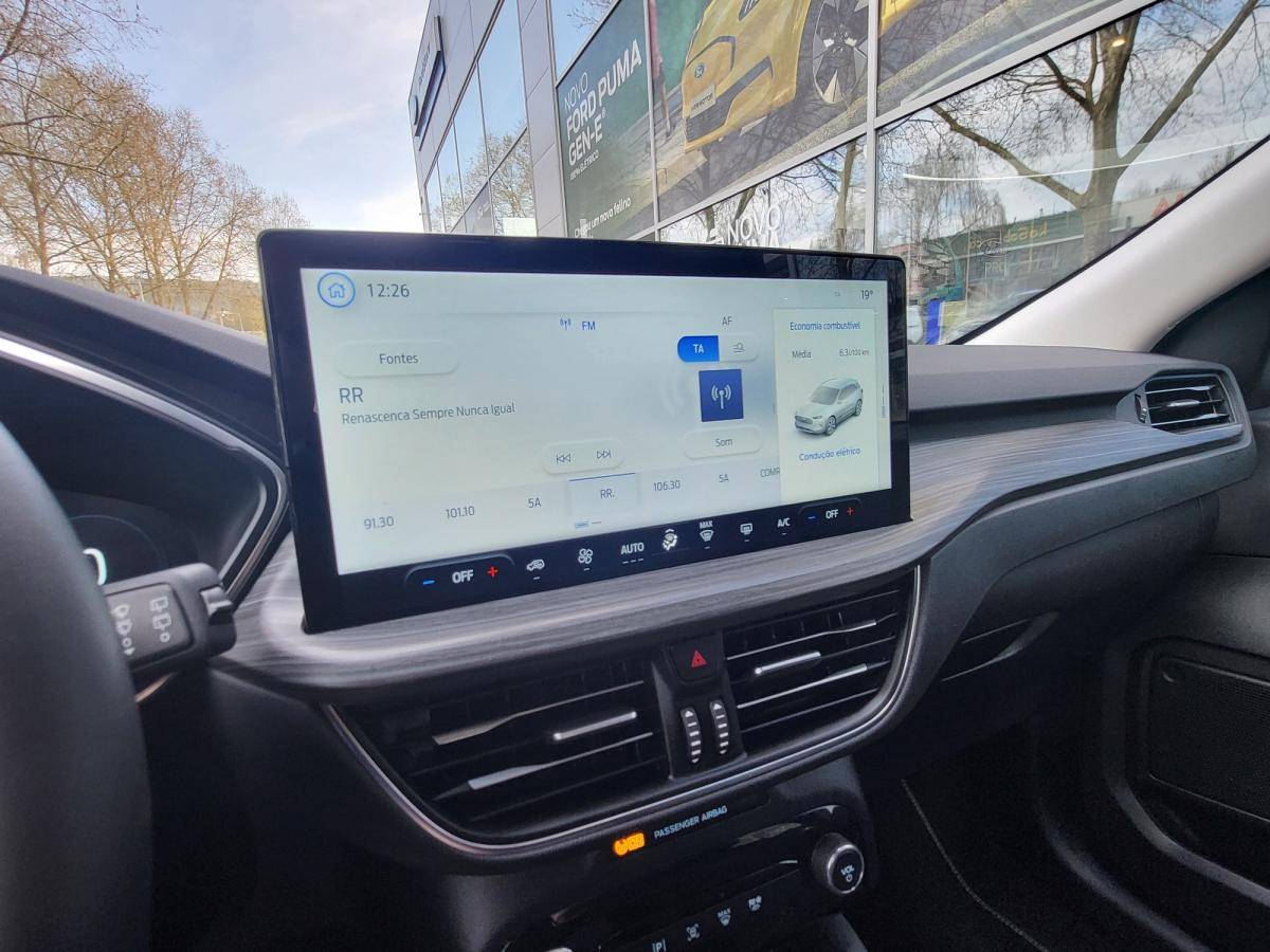 ford-kuga-2025-hibrido-a-gasolina-2488cc