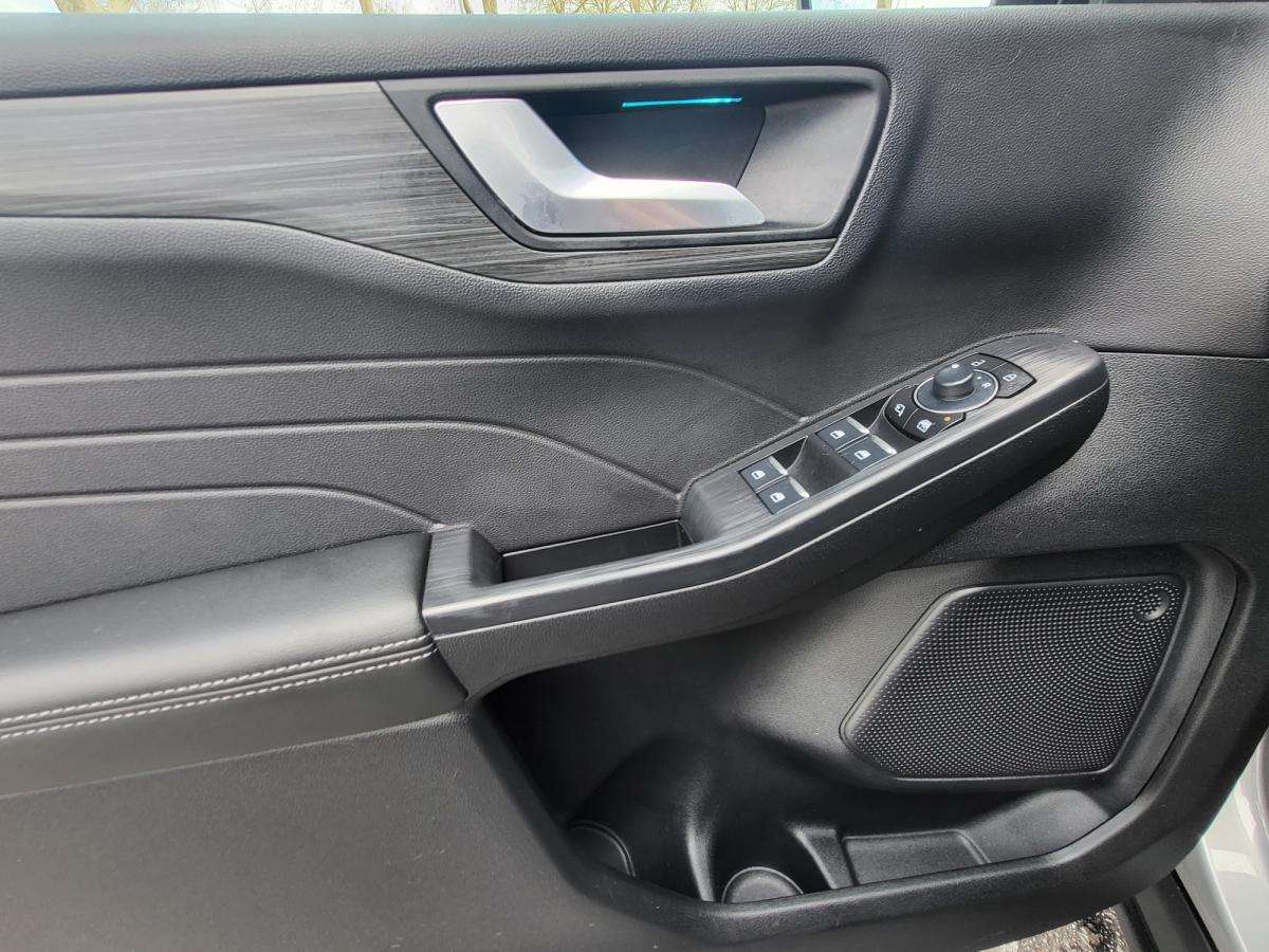 ford-kuga-2025-hibrido-a-gasolina-2488cc