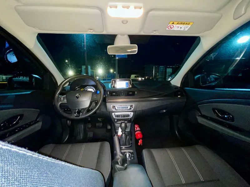 renault-megane-sport-tourer-2015-diesel-1461cc