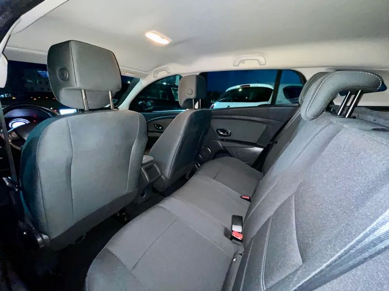 renault-megane-sport-tourer-2015-diesel-1461cc