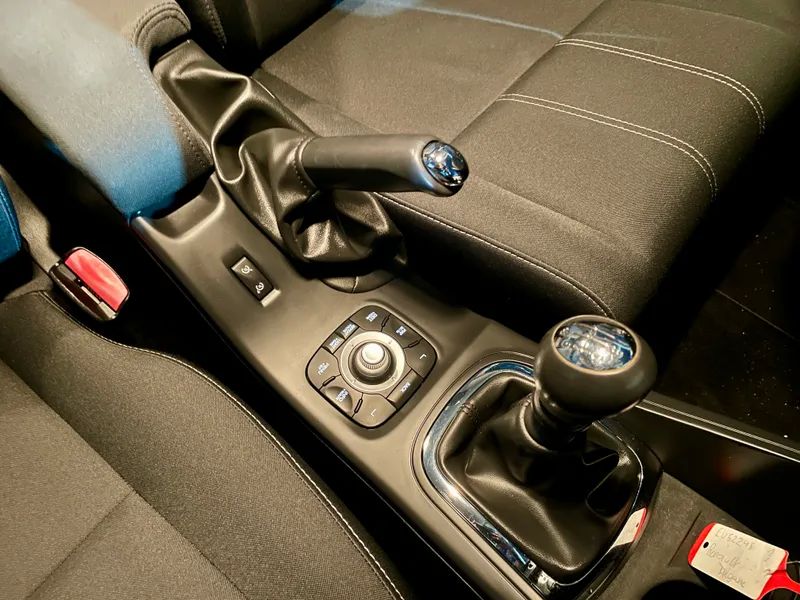 renault-megane-sport-tourer-2015-diesel-1461cc