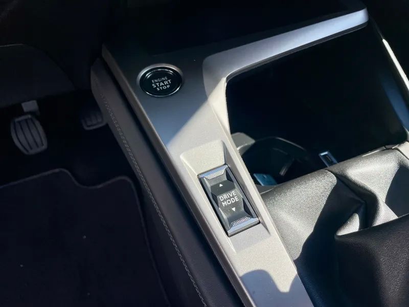 peugeot-308-sw-2023-gasolina-1199cc