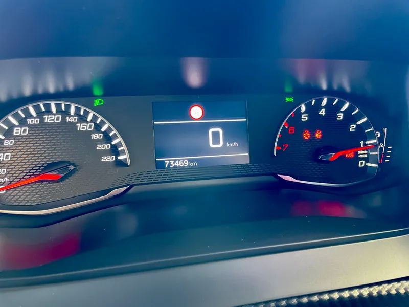 peugeot-2008-2021-gasolina-1199cc