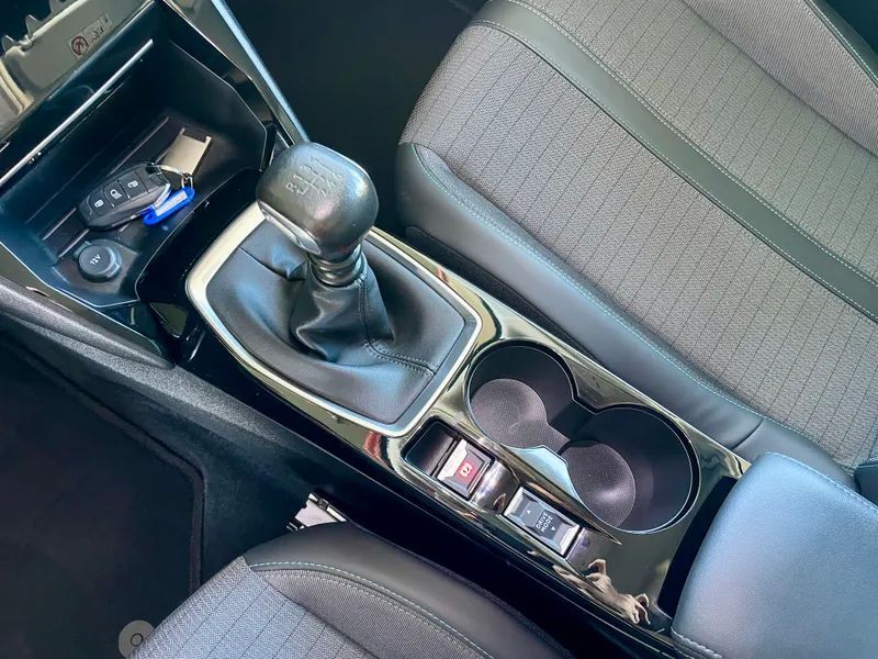 peugeot-2008-2021-gasolina-1199cc