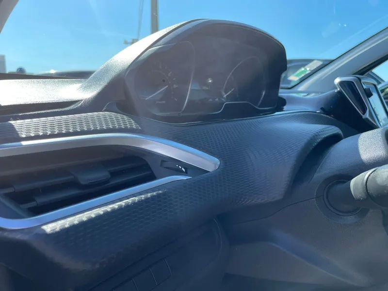 peugeot-208-2018-gasolina-1199cc