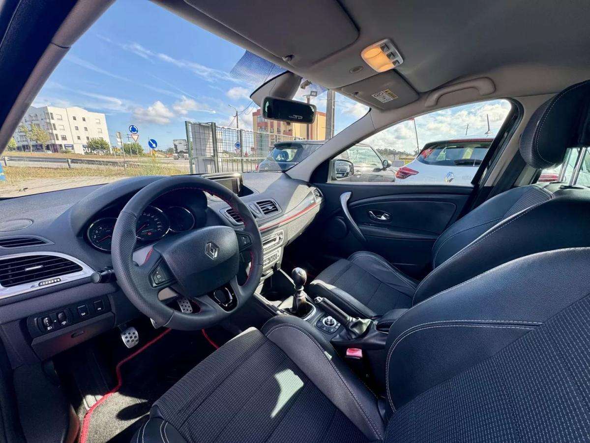 renault-megane-sport-tourer-2015-diesel-1461cc
