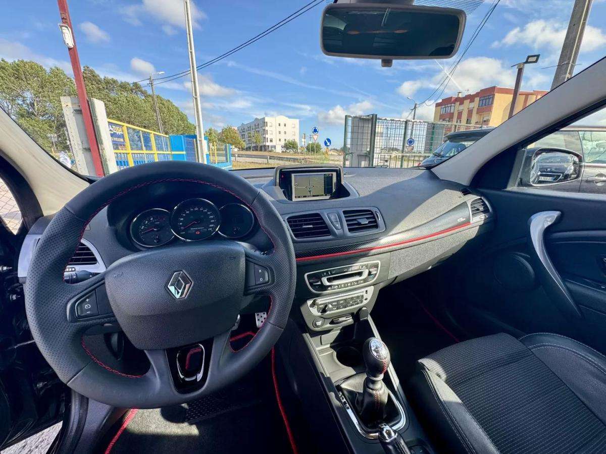 renault-megane-sport-tourer-2015-diesel-1461cc