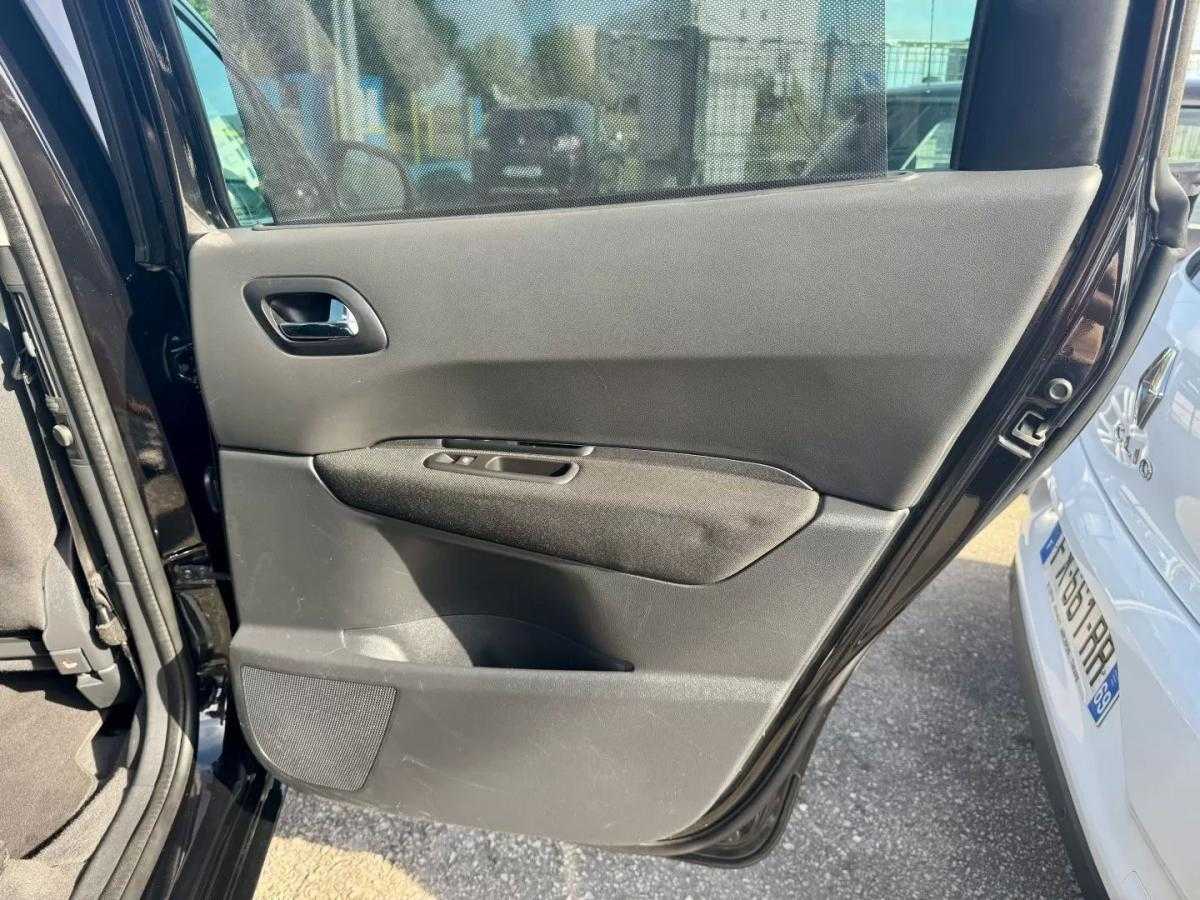 peugeot-5008-2016-diesel-1560cc