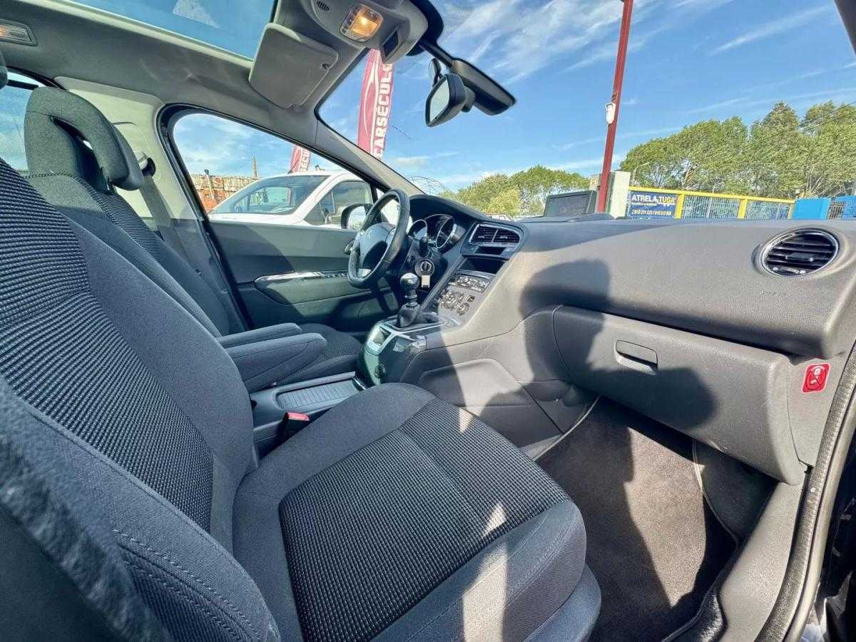 peugeot-5008-2016-diesel-1560cc