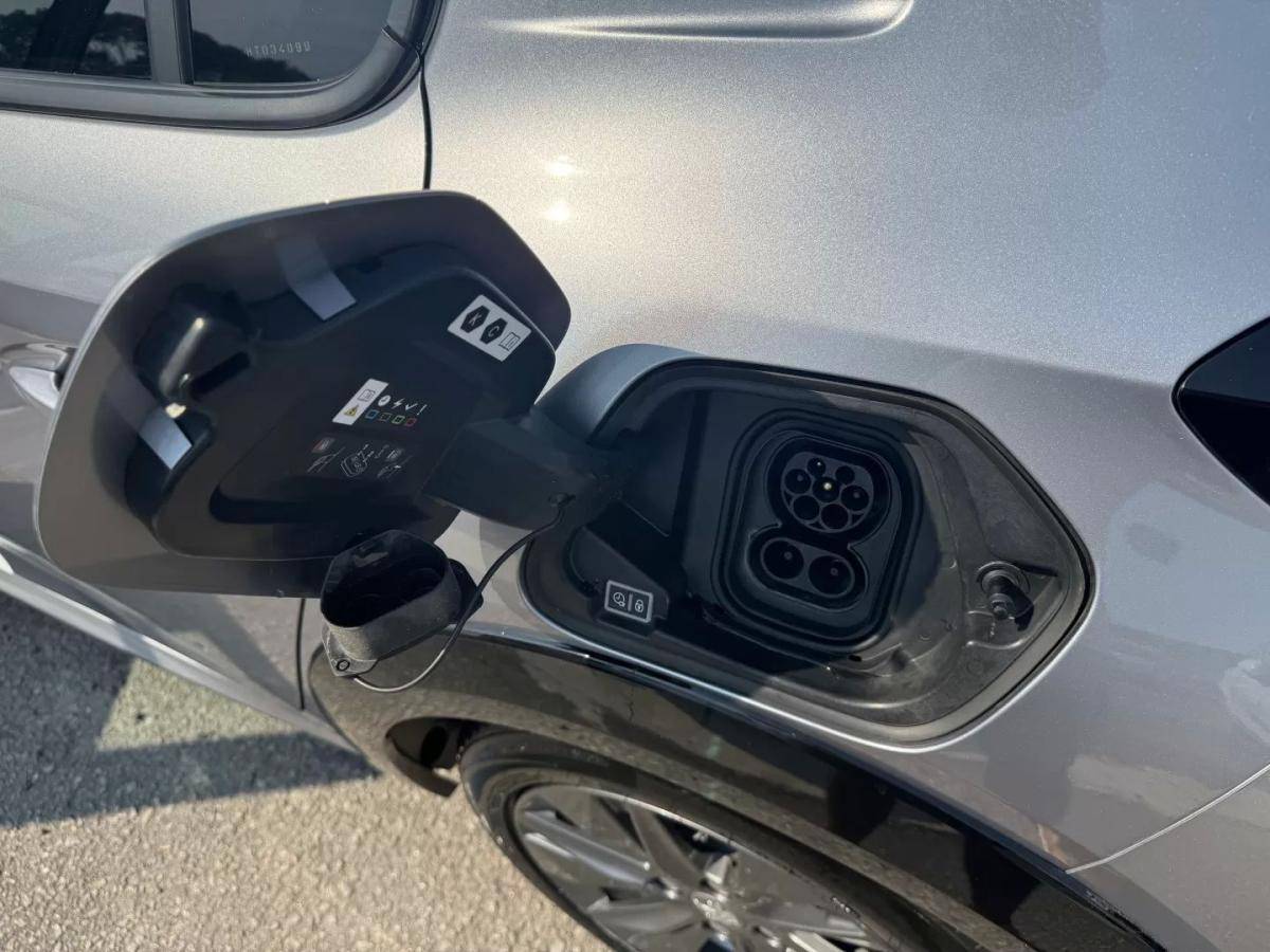 peugeot-e-208-2021-eletrico-200cc
