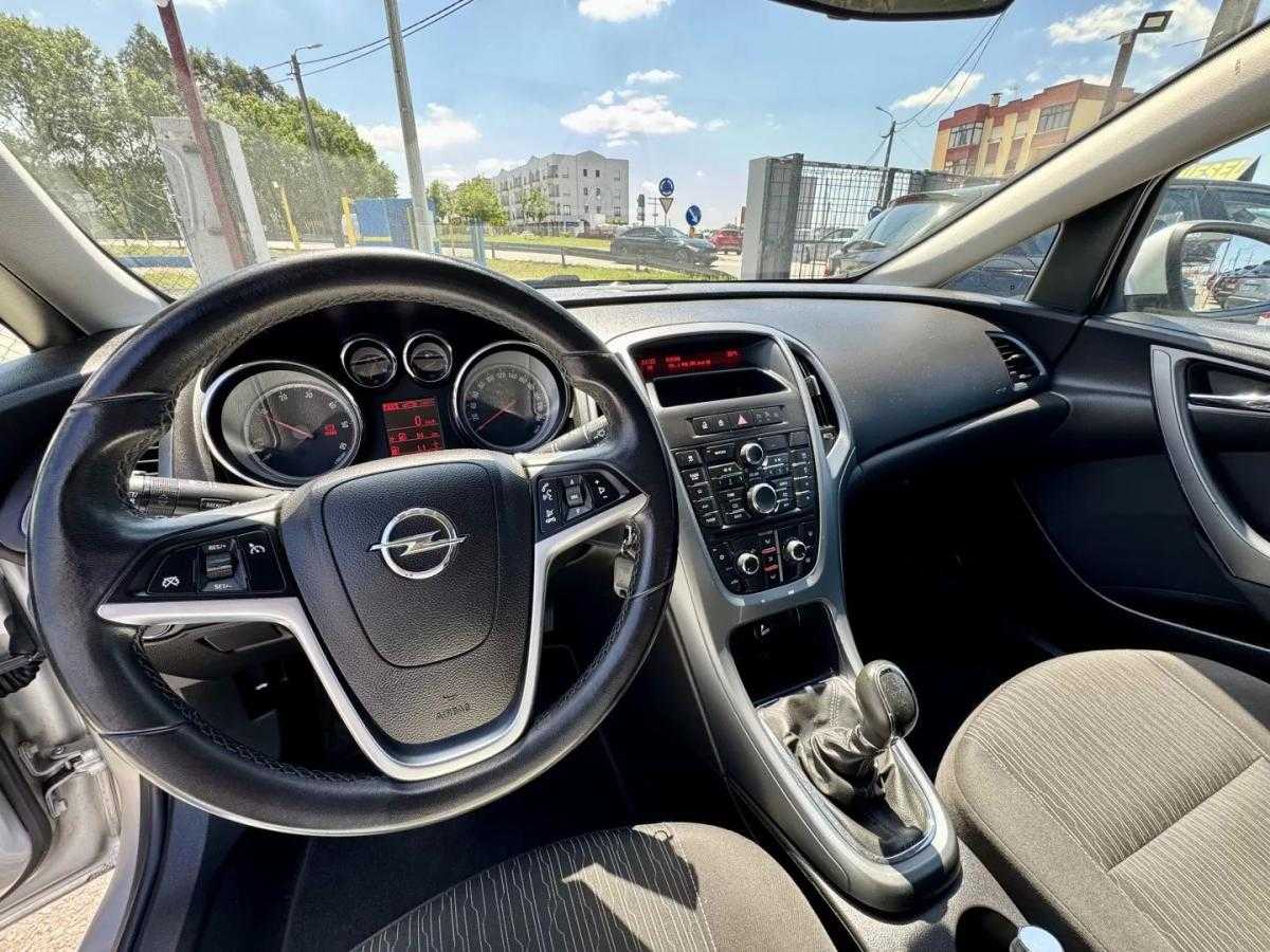 opel-astra-2012-diesel-1248cc