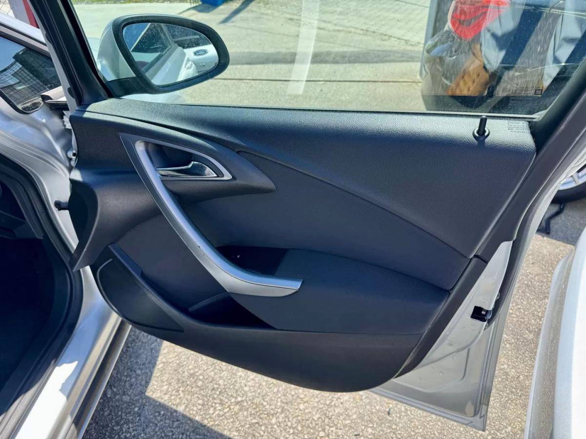 opel-astra-2012-diesel-1248cc