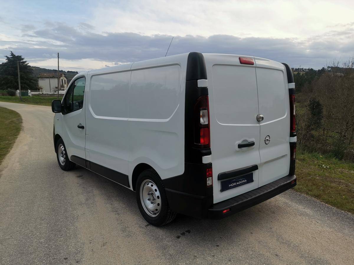 opel-vivaro-2016-diesel-1598cc