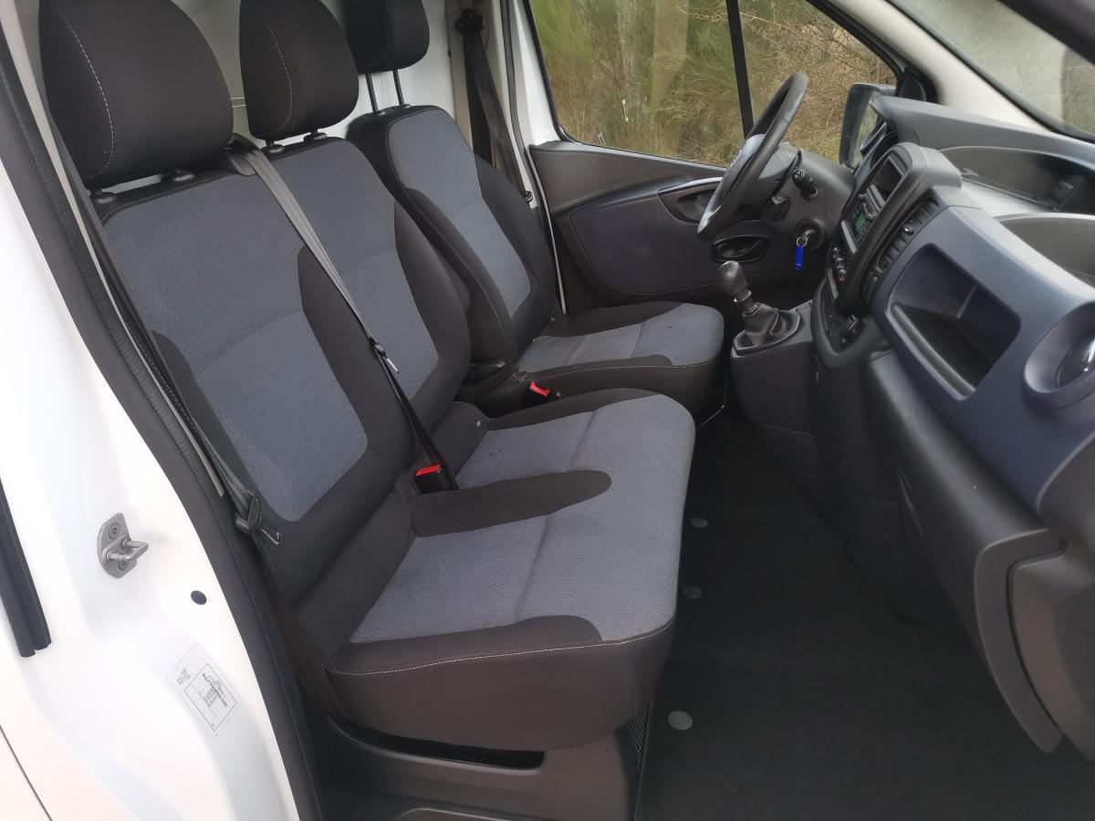 opel-vivaro-2016-diesel-1598cc