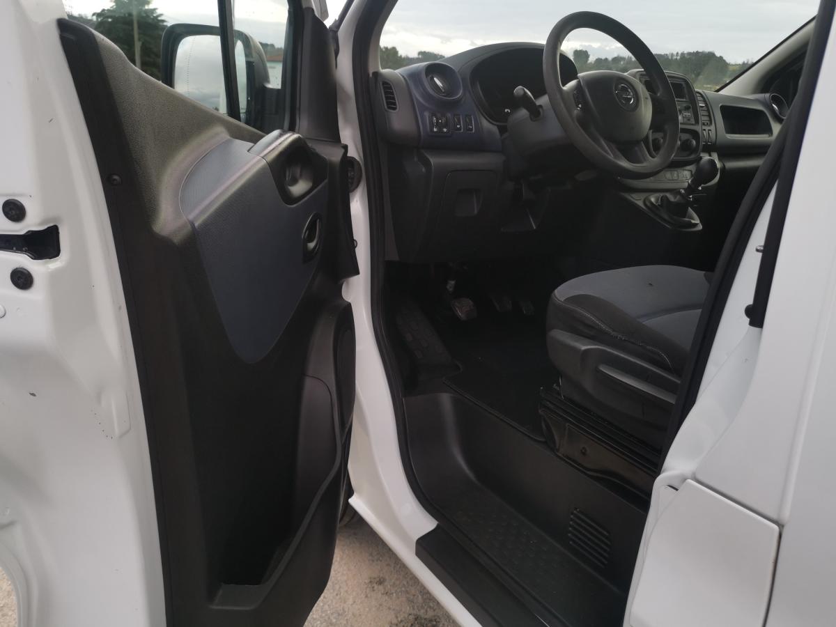 opel-vivaro-2016-diesel-1598cc